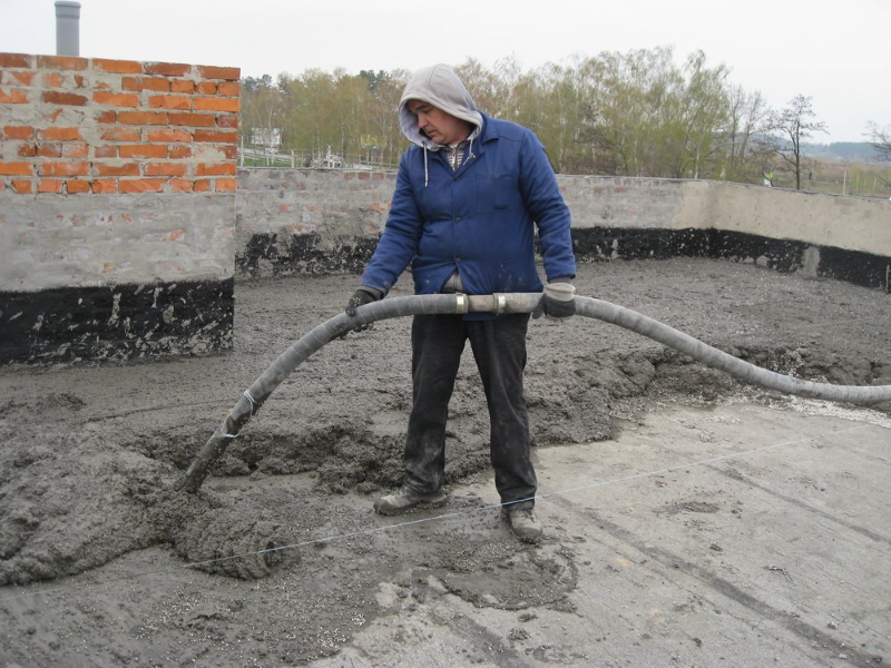Теплый бетон: что собой представляет и как используется в зимний период строительства